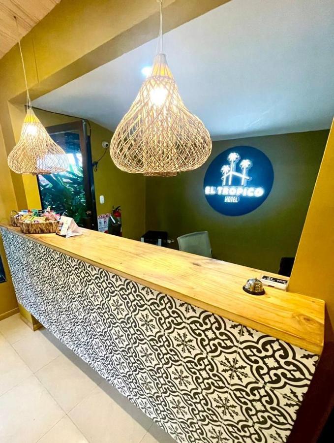 Hotel Y Cabinas Del Tropico Guápiles Eksteriør billede